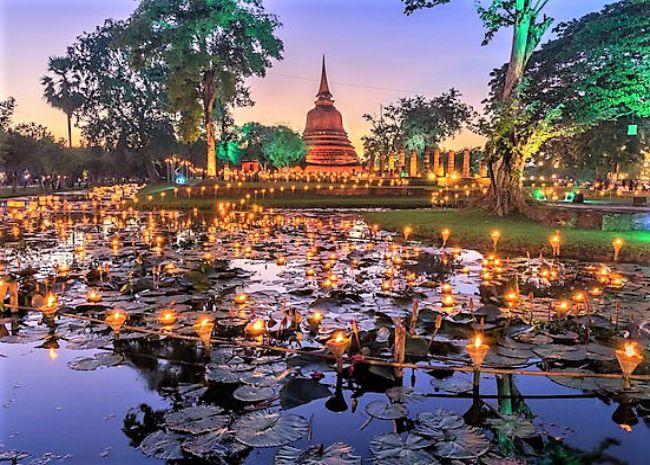 Loy_Kratong_-_Sukhothai_c